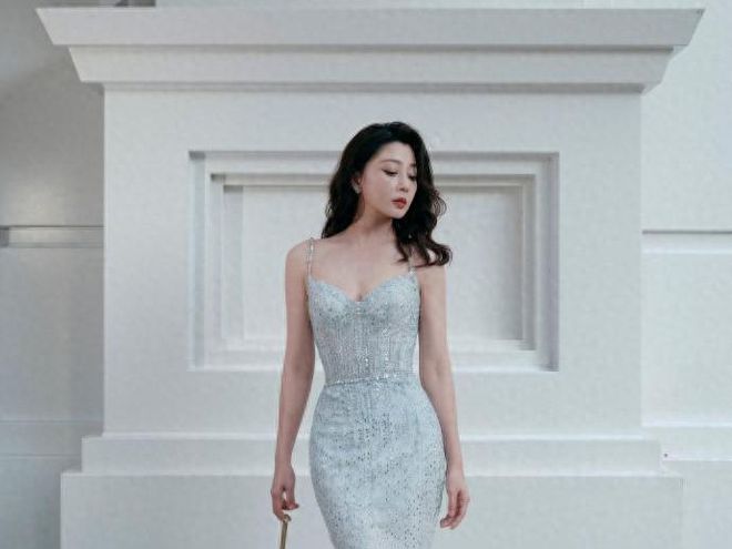 爱奇艺尖叫之夜:吴倩惊艳、林依晨沧桑,向佐妖艳,泰女星也来了